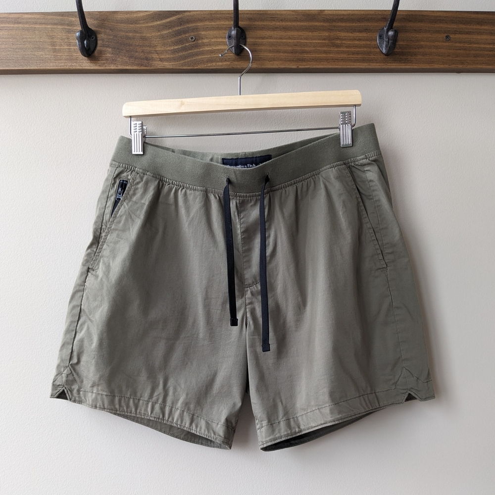 Abercrombie & Fitch Men's Athletic Shorts in Olive